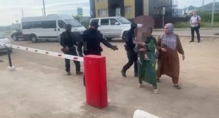 В Бурятии две семьи лишились гражданства за тушение Вечного огня